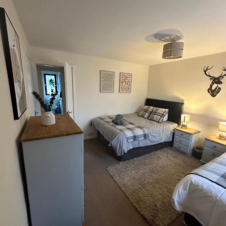 Spacious 3 Bedroom Flat Close To City Center Dalneigh Luaran gambar