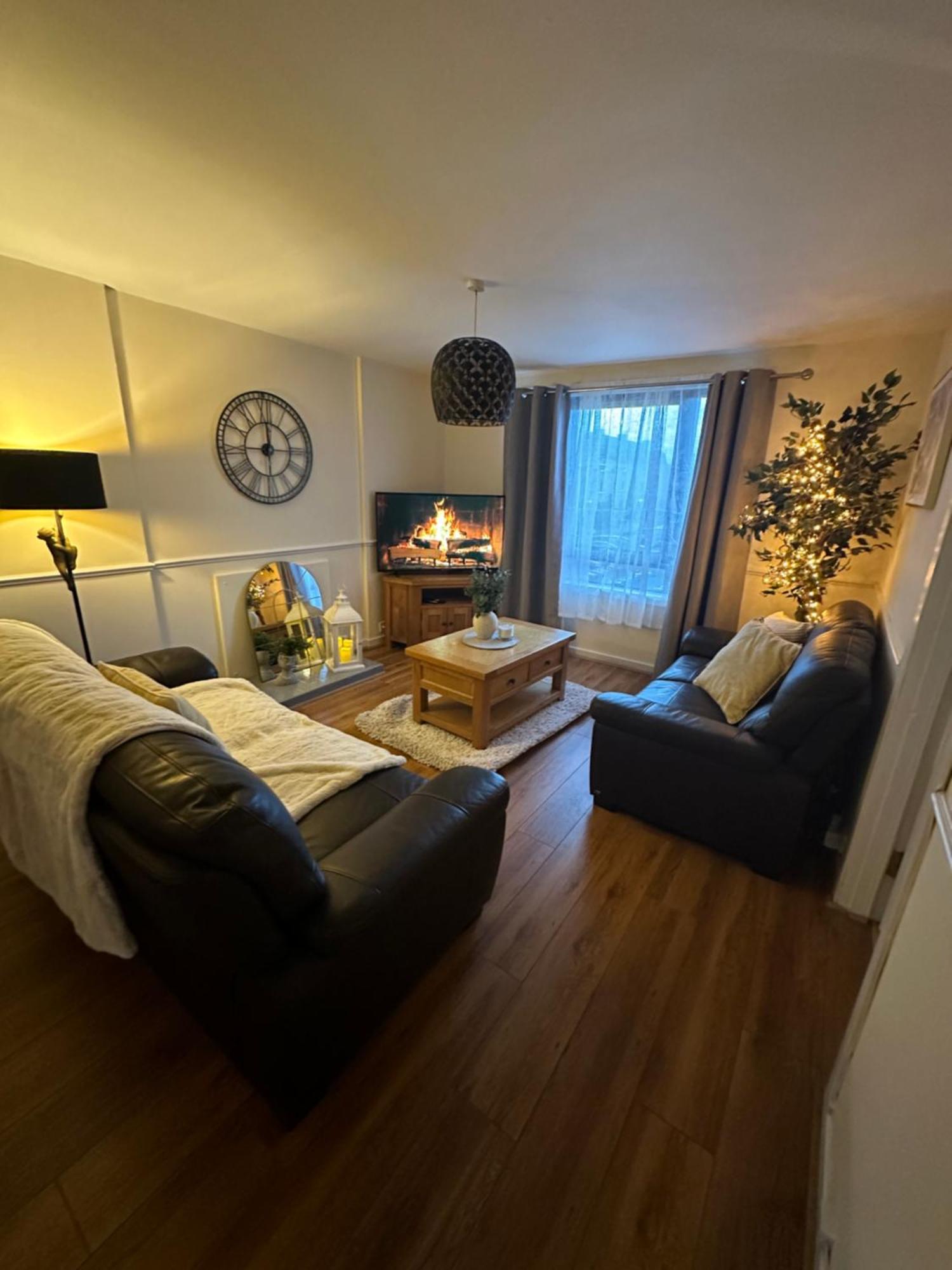 Spacious 3 Bedroom Flat Close To City Center Dalneigh Luaran gambar