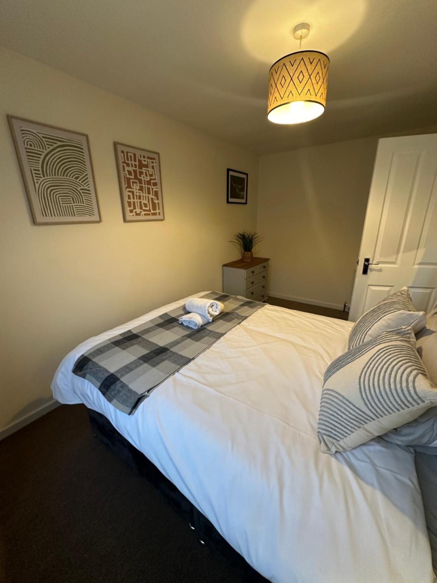 Spacious 3 Bedroom Flat Close To City Center Dalneigh Luaran gambar
