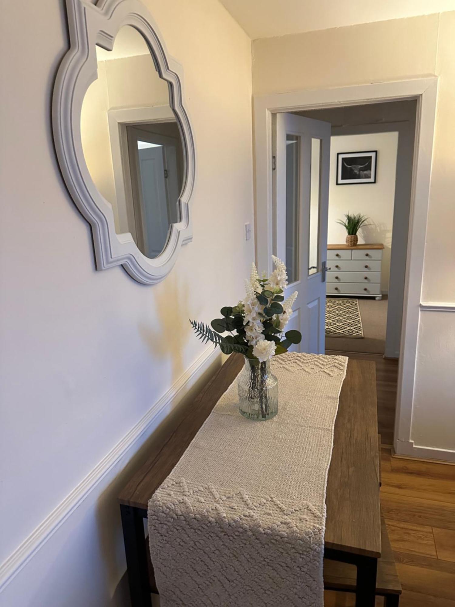 Spacious 3 Bedroom Flat Close To City Center Dalneigh Luaran gambar
